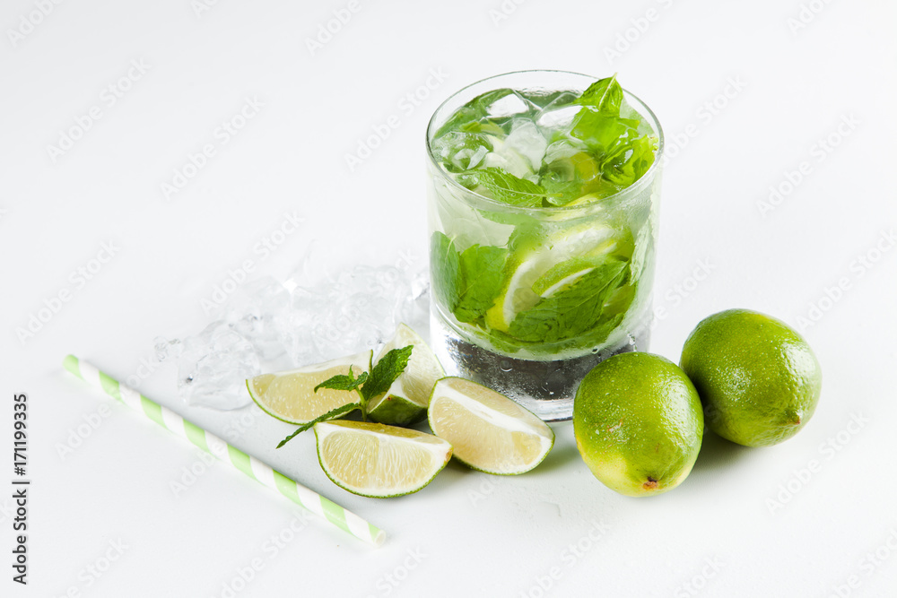 Fototapeta premium Mojito cocktail on white background