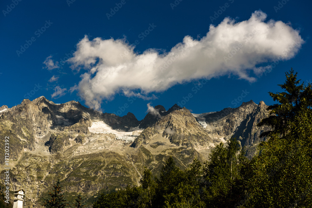 Courmayer, Monte Bianco, House, Tourist, Center, Clouds, .Courmayer; Valdaosta; Italy; Europa
