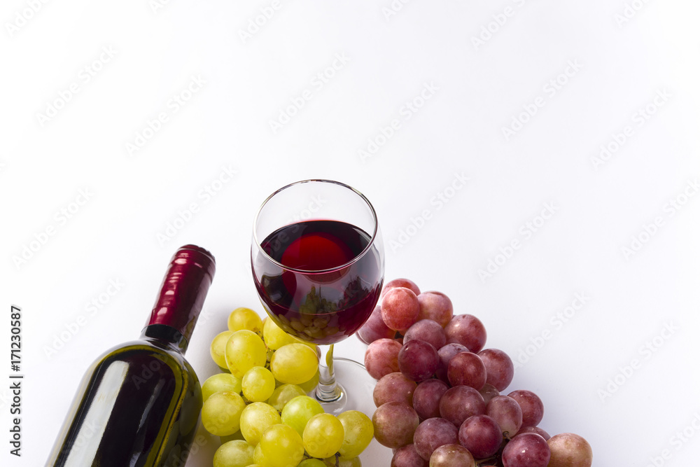 Obraz premium Wine and grape, isolated on white background