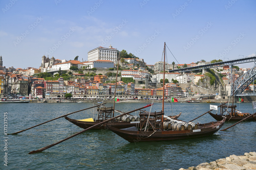 Portweinfrachter in Porto, Portugal
