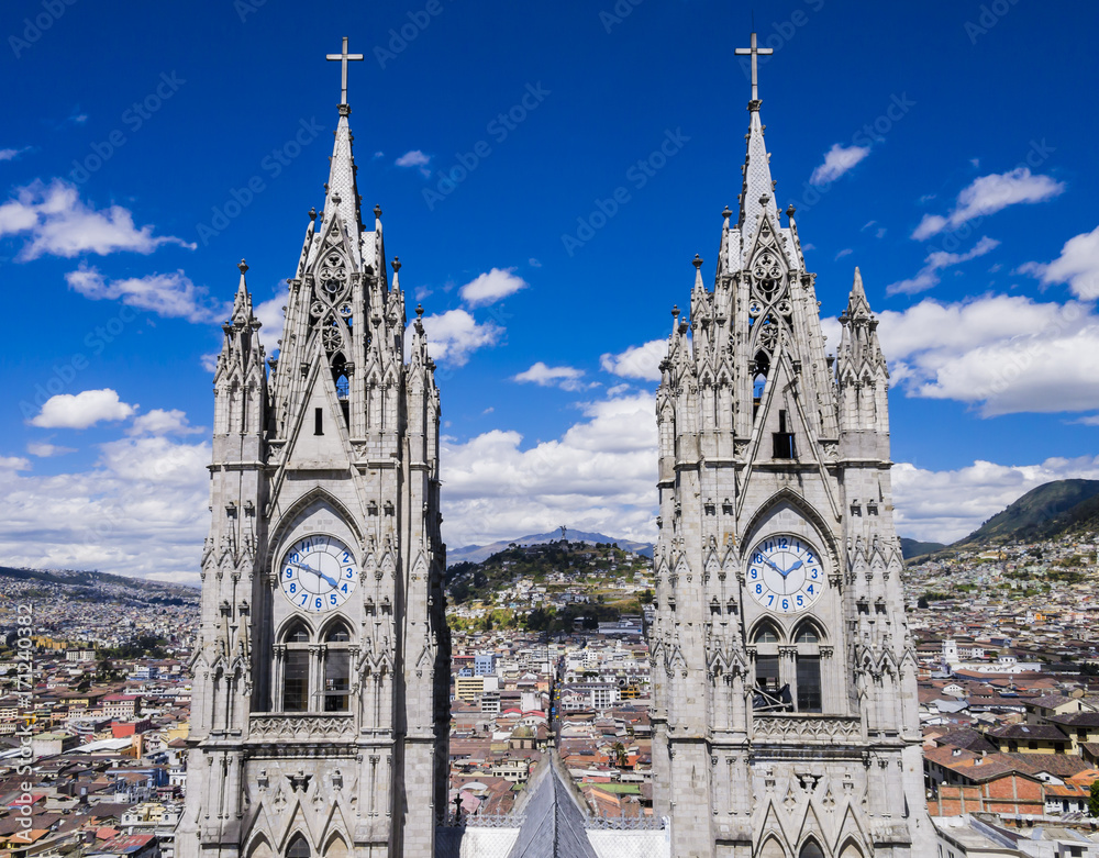 Obraz premium Stunning view of twin clock tower of the Basilica del Voto Nacional, Quito, Ecuador