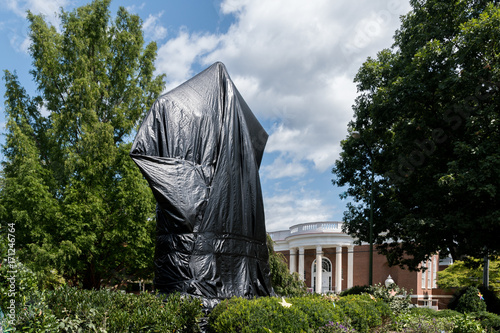 Robert E Lee Statue covered photo