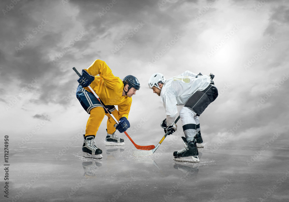 Naklejka premium Ice hockey player in action outdoor 
