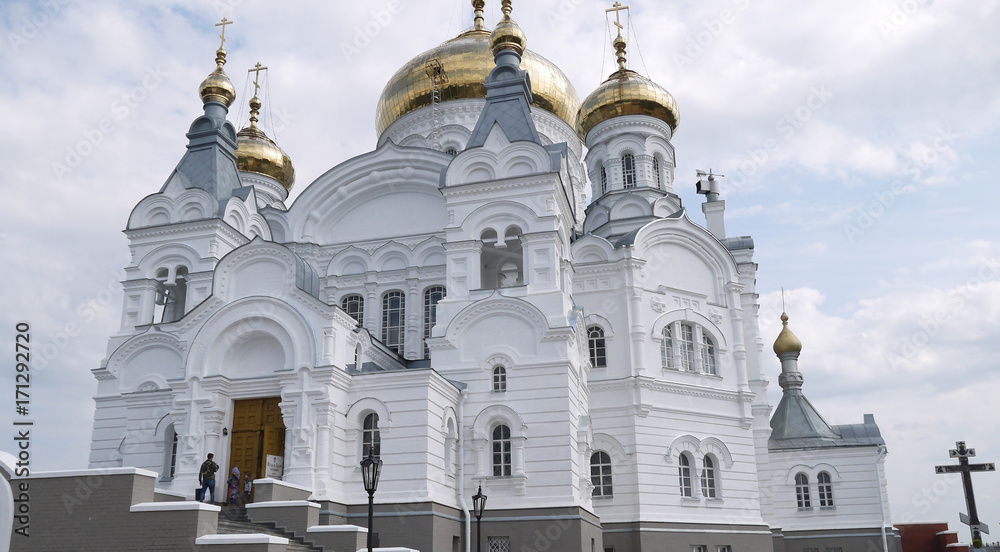 Белого́рский Свято-Никола́евский православно-миссионе́рский мужско́й монасты́рь
