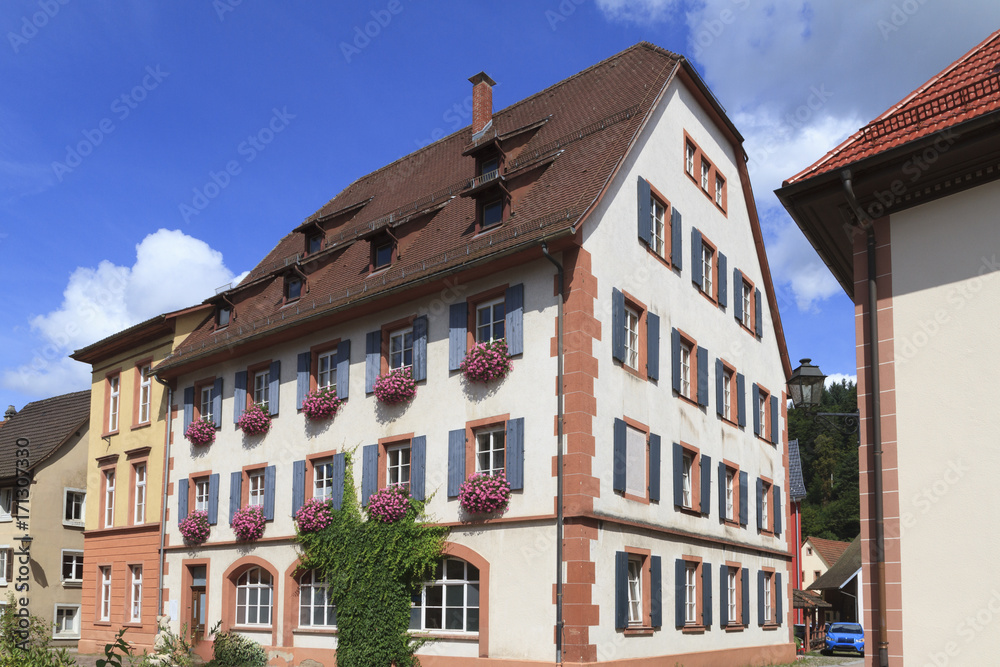 Hausfassaden in der badischen Stadt Schopfheim