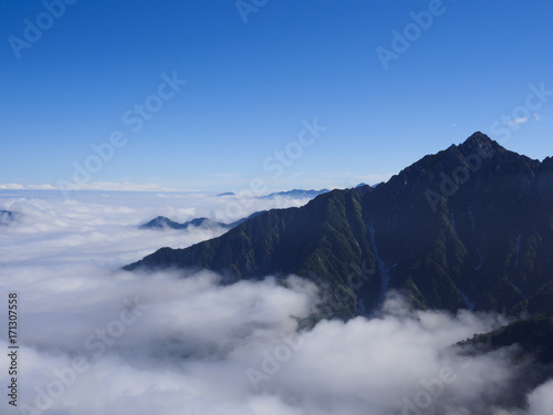 雲海と剱岳