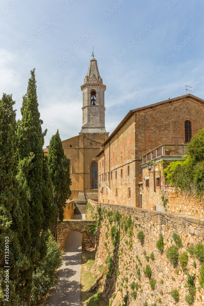 Footpath to the Church in the village of Pienza in italy