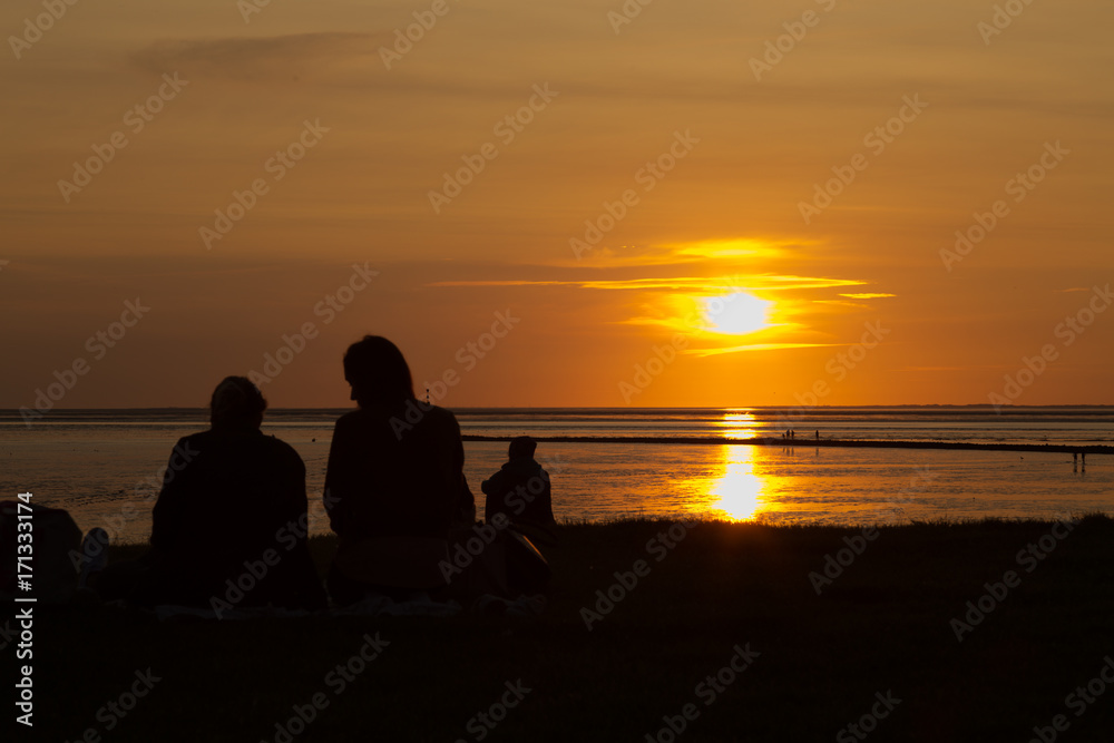 Sonnenuntergang in Norddeich bei Ebbe