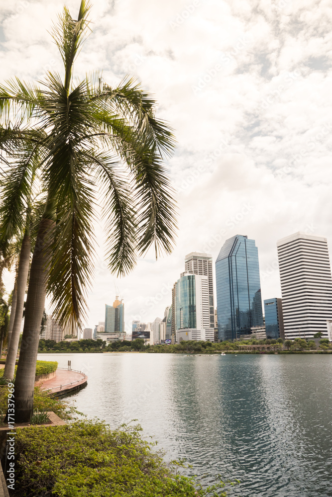 Naklejka premium garden in city