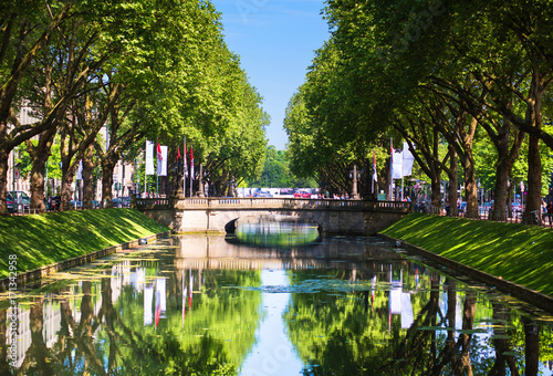Canvas Print Panoramic view on Konigsallee or King’s Avenue, which is one of the most famous touristic places in Dusseldorf and Germany