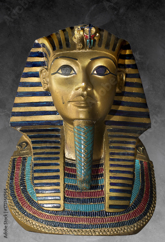 Tutankhamon statua
