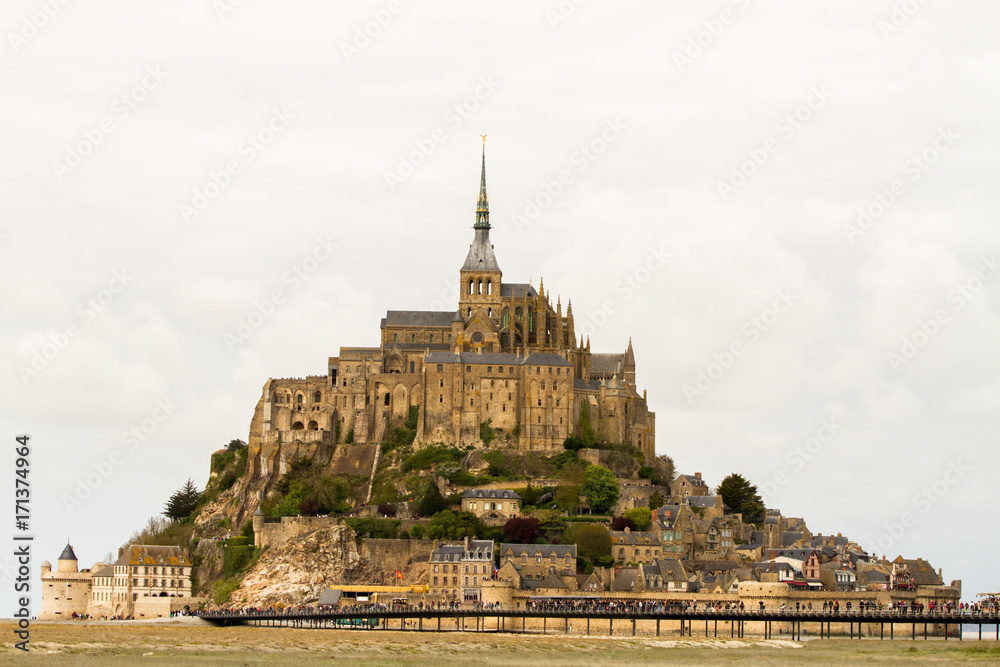 Obraz premium Le Mont-Saint-Michel, off the country's northwestern coast, at the mouth of the Couesnon River near Avranches in Normandy, France