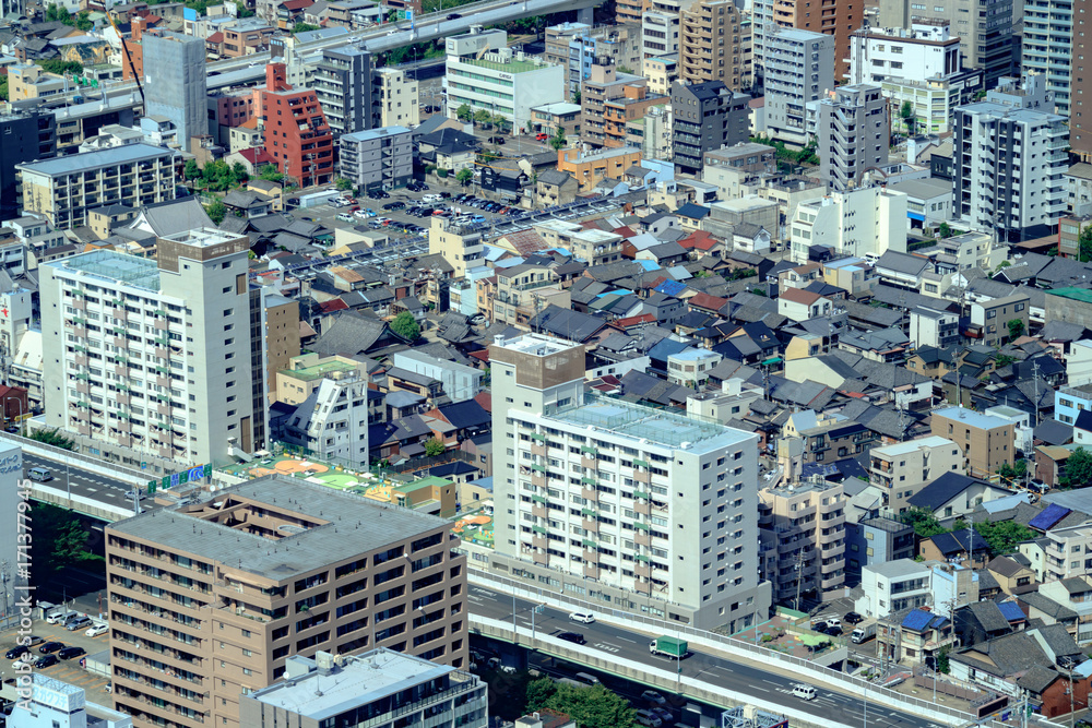 Fototapeta premium 街並みとマンション