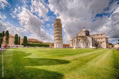 Obraz na plátně Public square of miracle in Pisa