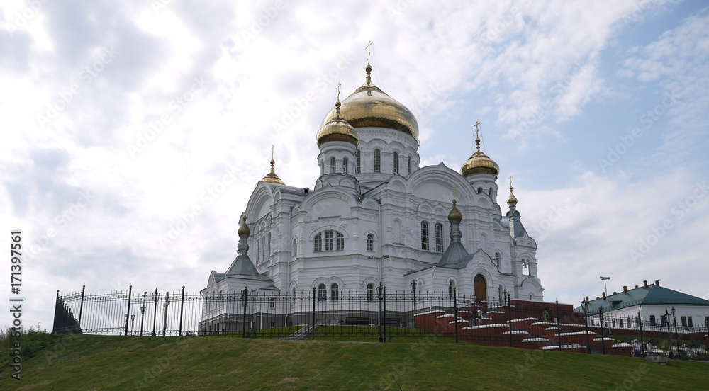 Белого́рский Свято-Никола́евский православно-миссионе́рский мужско́й монасты́рь 