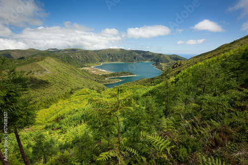 Der Kratersee Lagoa do Fogo auf Sao Miguel (Azoren) photo