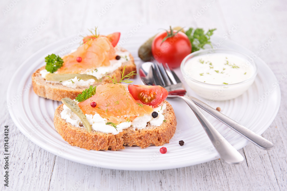 bread toast with cheese and salmon bread toast with cheese and salmon