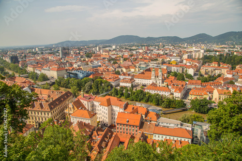 Panorama und Sehenswürdigkeiten von Graz, Hauptstadt der Steiermark, Österreich