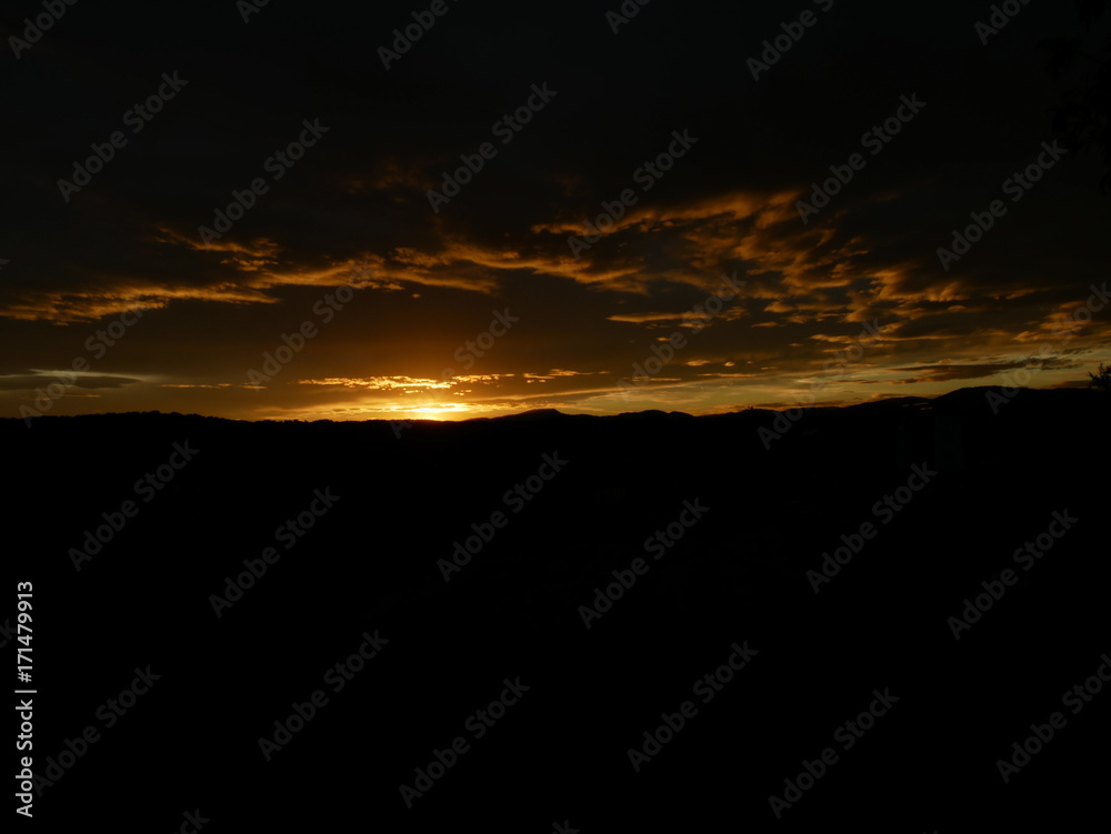 Fototapeta premium Feuriger Sonnenuntergang