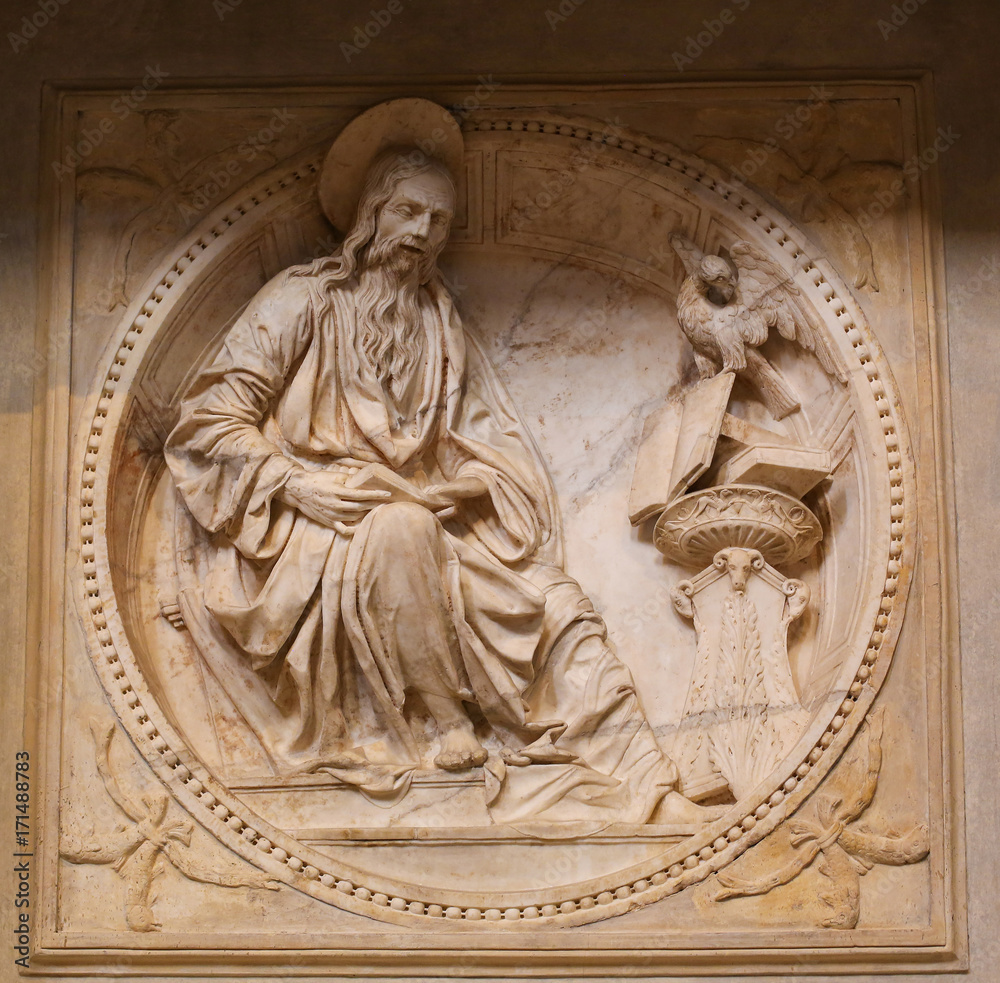 Obraz premium Statue of Saint Jerome or Hieronymus in Siena Cathedral
