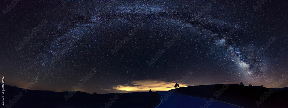 Milky Way Blow over Javalambre - obrazy, fototapety, plakaty 