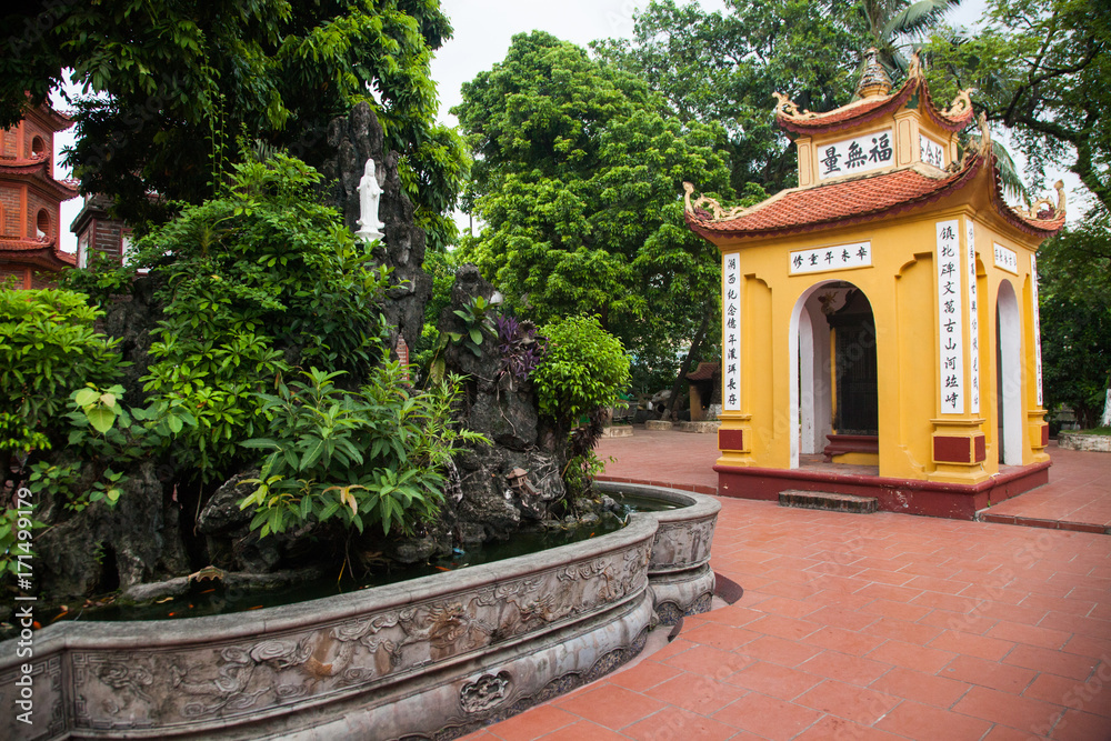 Fototapeta premium pagoda of Tran Quoc temple in Hanoi, Vietnam