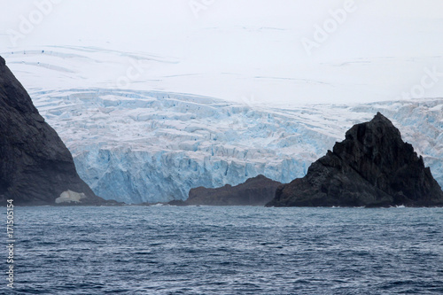 Fotografie Mountains and glacier, Antarctic Peninsula landscape, Antarctica