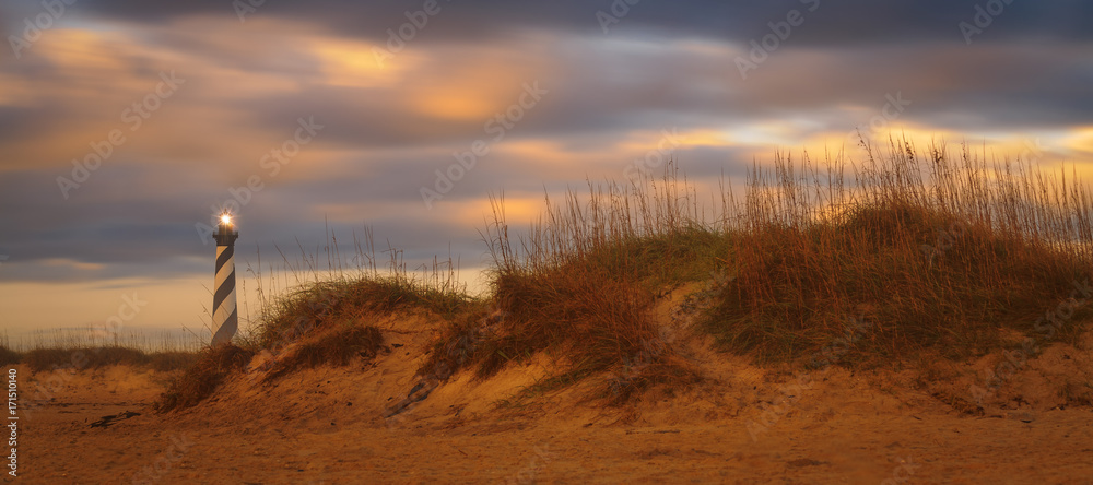 Φωτογραφία Cape Hatteras lighthouse at sunrise