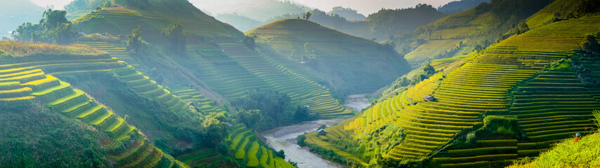 Handdoek met foto Rijstvelden Rijstterrassen Noordwest-Vietnam berglandschap  © cristaltran