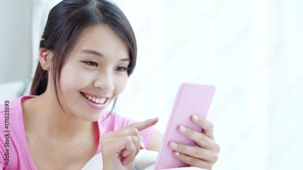 video of woman use phoe video of woman use phoe