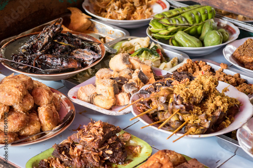Indonesien, Java, Jakarta, Essen im Warung Tak Kie, Markt in Jakarta photo