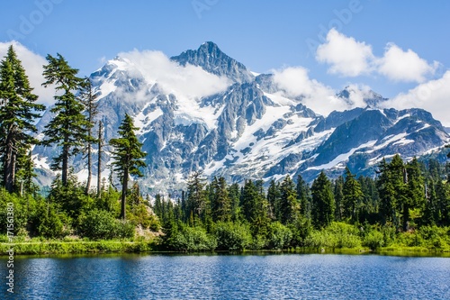 Reflection Mount Shuksan and Picture lake, North Cascades National Park, Washington, USA