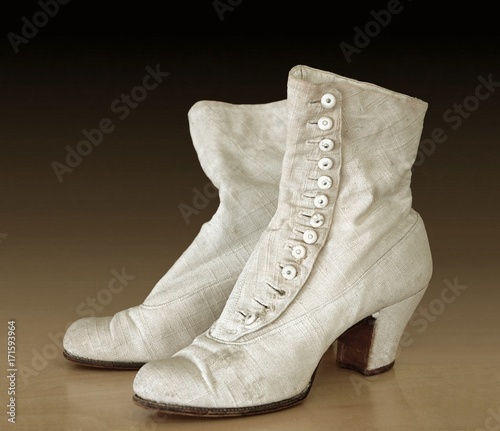 women's everyday footwear from the middle 19th century