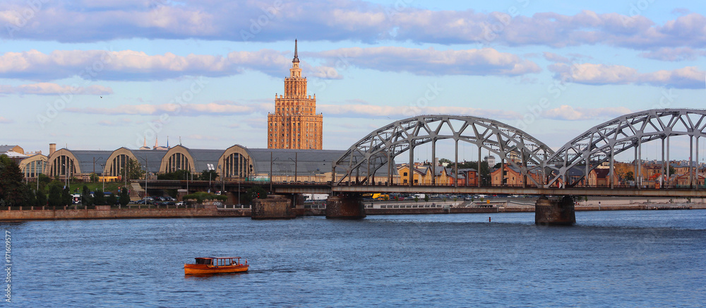 Fototapeta premium Riga / Lettonie - Panorama