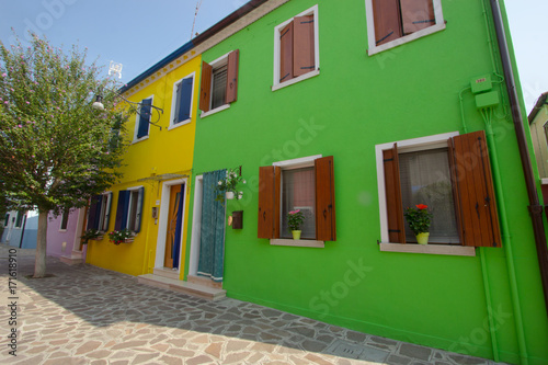 Facciata di case colorate a Burano