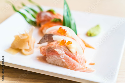 salmon raw sushi
