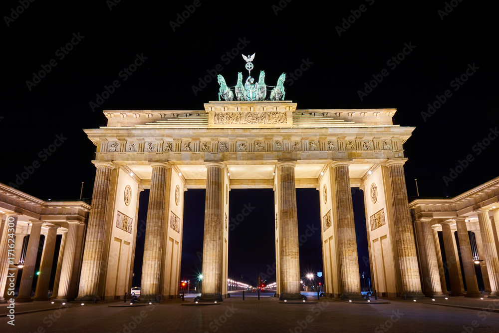 Brandenburger Tor (Brandenburg Gate) panorama, famous landmark in
