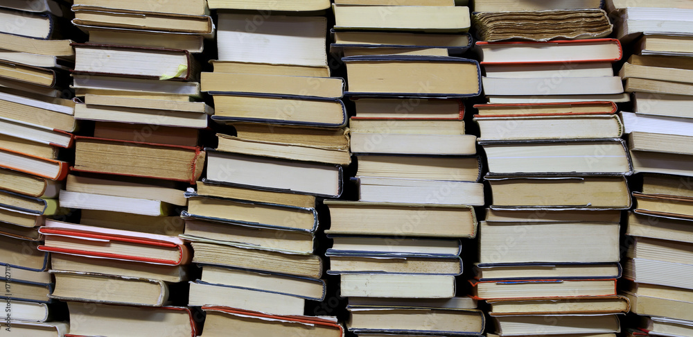 Ταπετσαρία books with lots of pages to read during boring moments