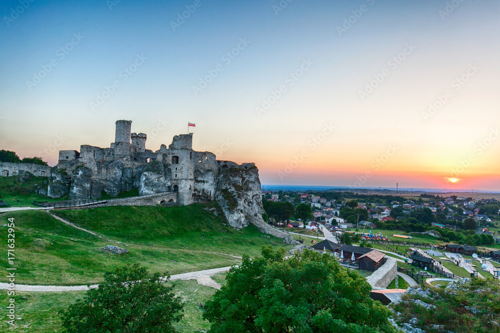 Ruins of medieval castle, Ogrodzieniec Castle,