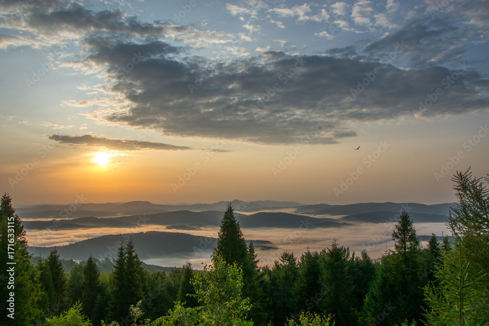 Wschód słońca ,Jaworzyna Krynicka,Beskid Sądecki.