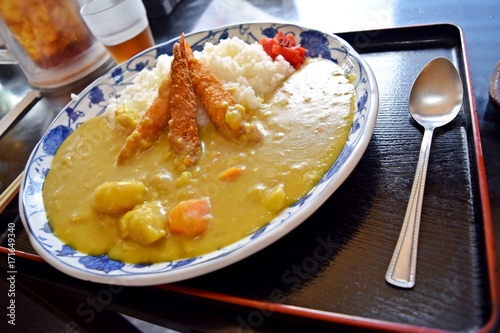 Curry rice with fried shrimp