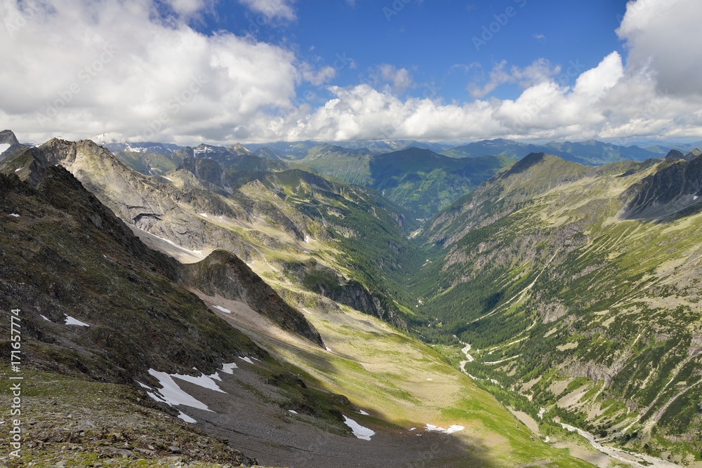 Towards the peak of Ankogel, Mallnitz, High Tauern, Austria, July 2017