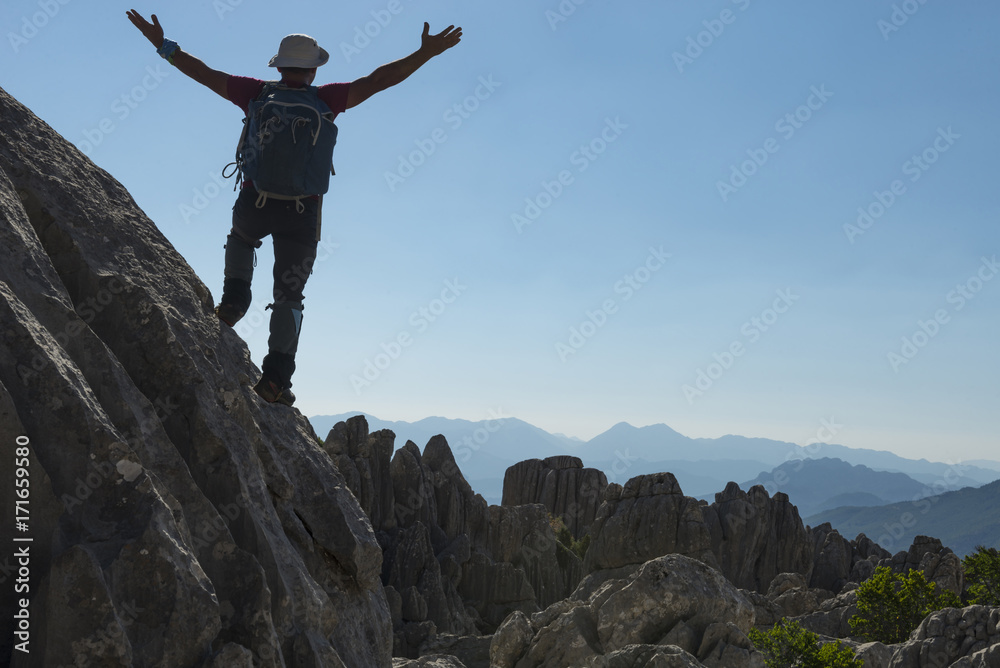 reconnaissance in unusual tough mountains