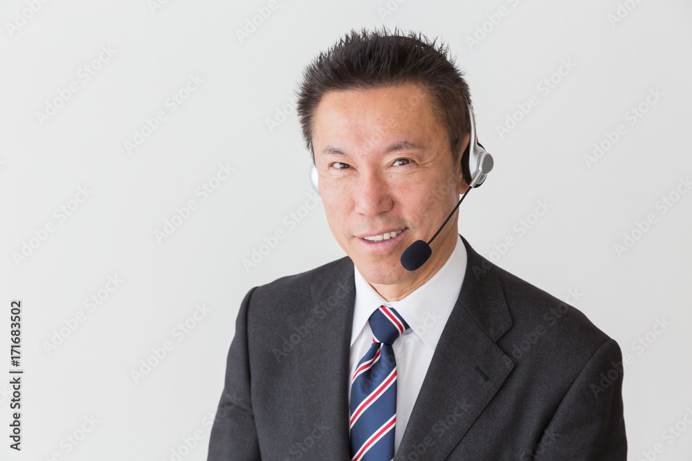 オペレーター　ミドル男性