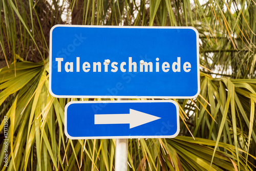 Schild 272 - Talentschmiede photo