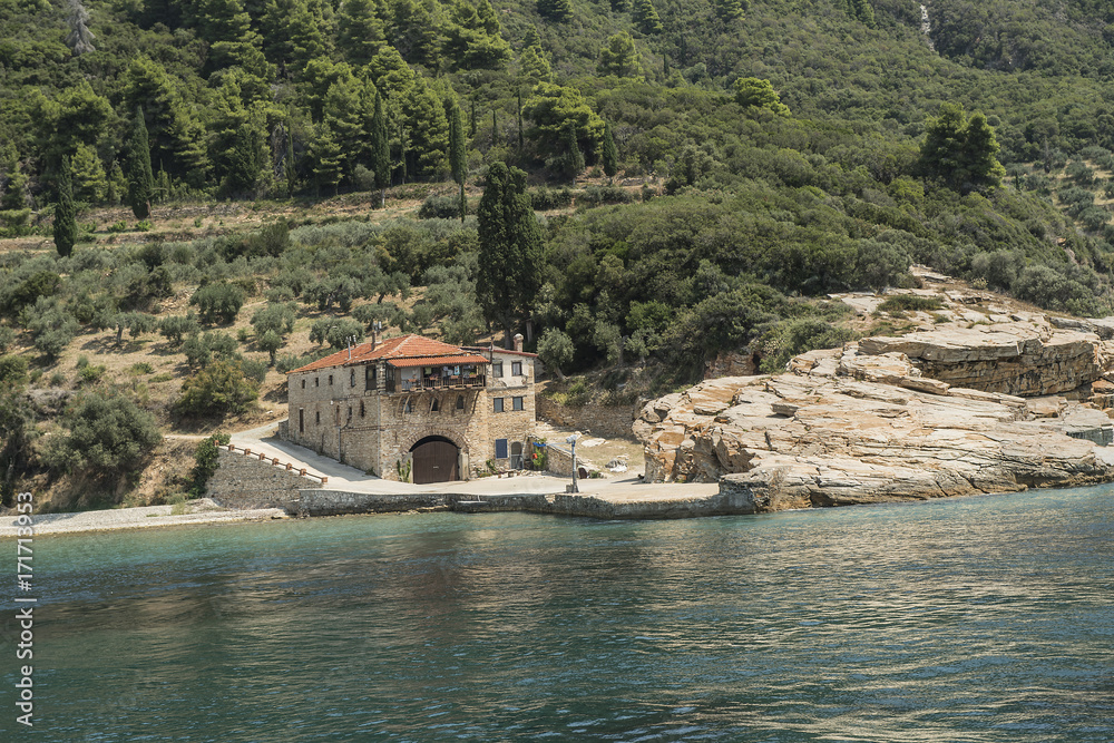 Hafen des orthodoxen Klosters Zografou auf der Halbinsel Athos, Chalkidiki, Griechenland