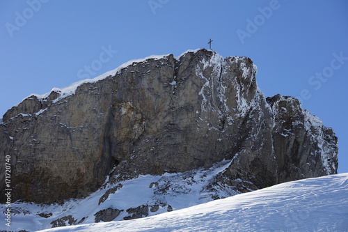 Hoher Ifen 2230m mit Gipfelkreuz, Kleinwalsertal, Alpen, Österreich, Europa © lichtbildmaster
