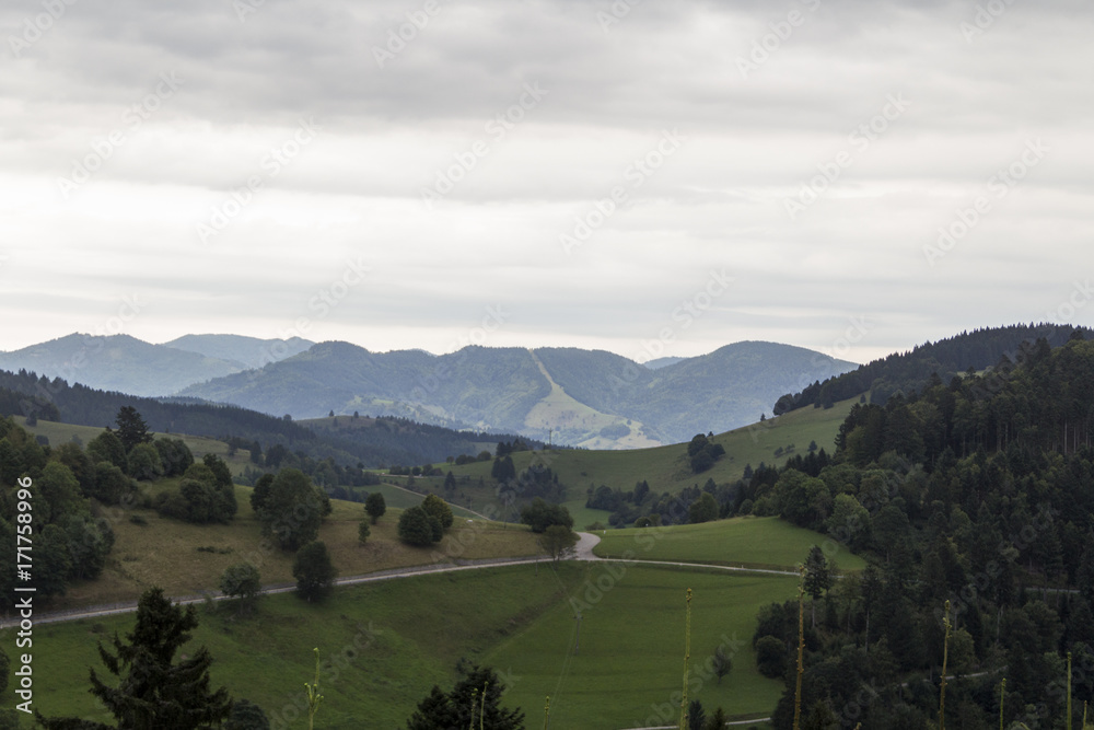 Regenwolken über dem Schwarzwald