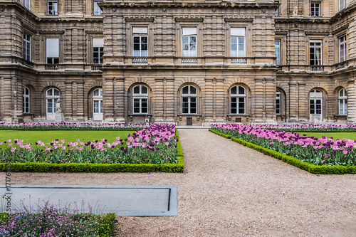 Foto Architectural fragments of Luxembourg Palace (Palais du Petit-Luxembourg) - home of president of French Senate