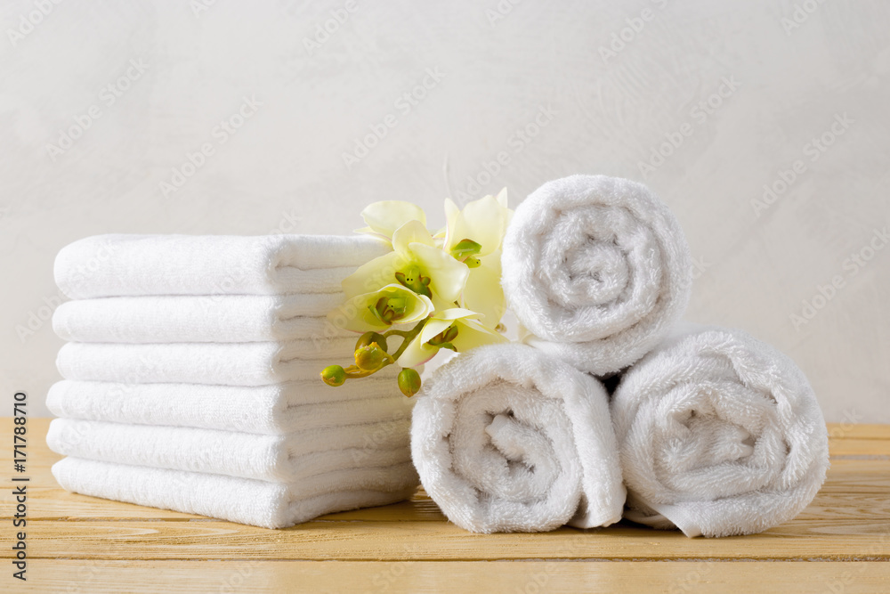 towels roll with flower towels roll with flower